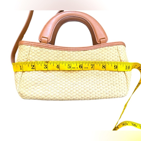 Classic Fossil Tan and Cream Shoulder Bag with handles - Picture 6 of 7